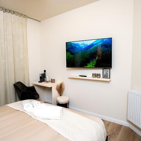 Angelinas Service Apartment 1 โอเบอร์เฮาเซิน ภายนอก รูปภาพ