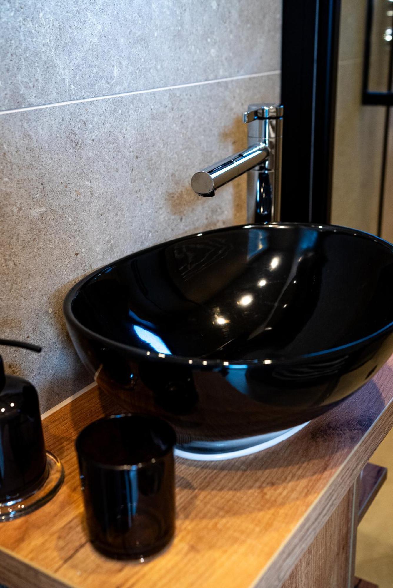 Angelinas Service Apartment 1 โอเบอร์เฮาเซิน ภายนอก รูปภาพ
