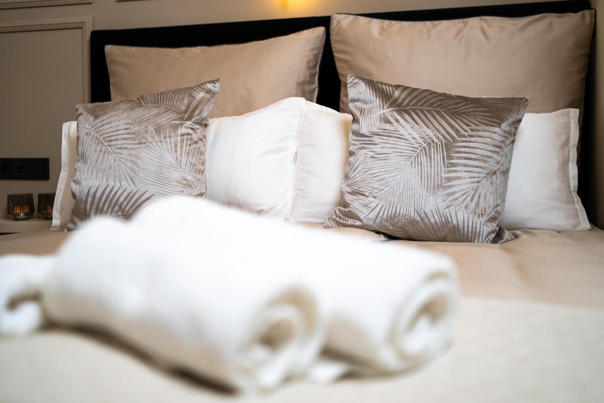 Angelinas Service Apartment 1 โอเบอร์เฮาเซิน ภายนอก รูปภาพ