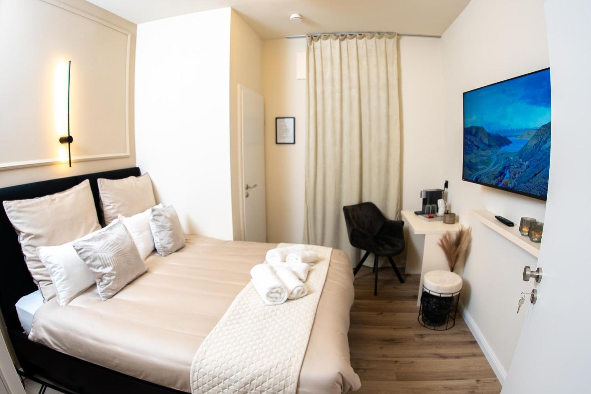Angelinas Service Apartment 1 โอเบอร์เฮาเซิน ภายนอก รูปภาพ