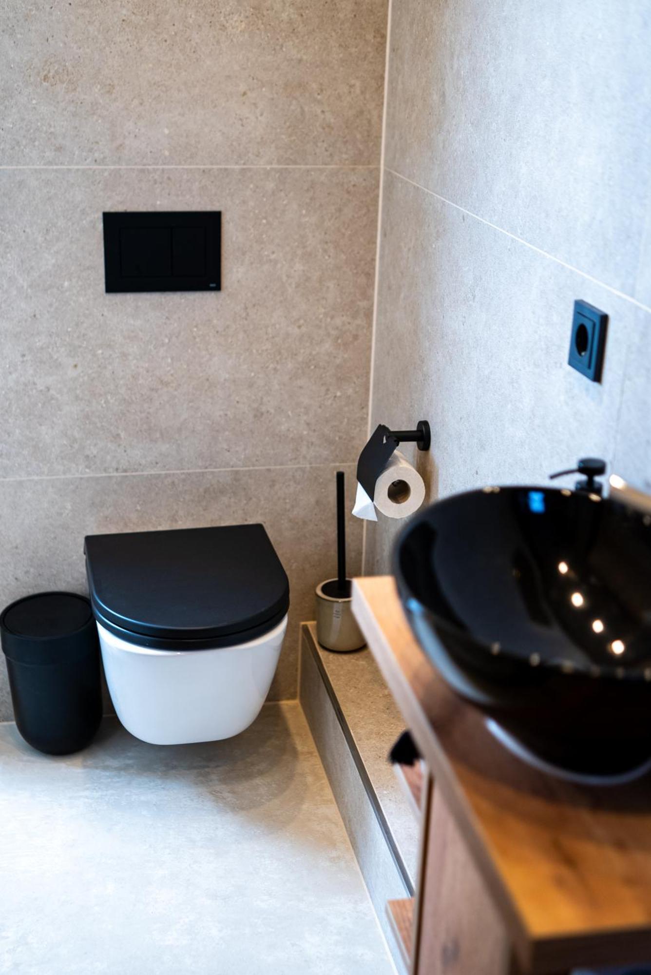 Angelinas Service Apartment 1 โอเบอร์เฮาเซิน ภายนอก รูปภาพ