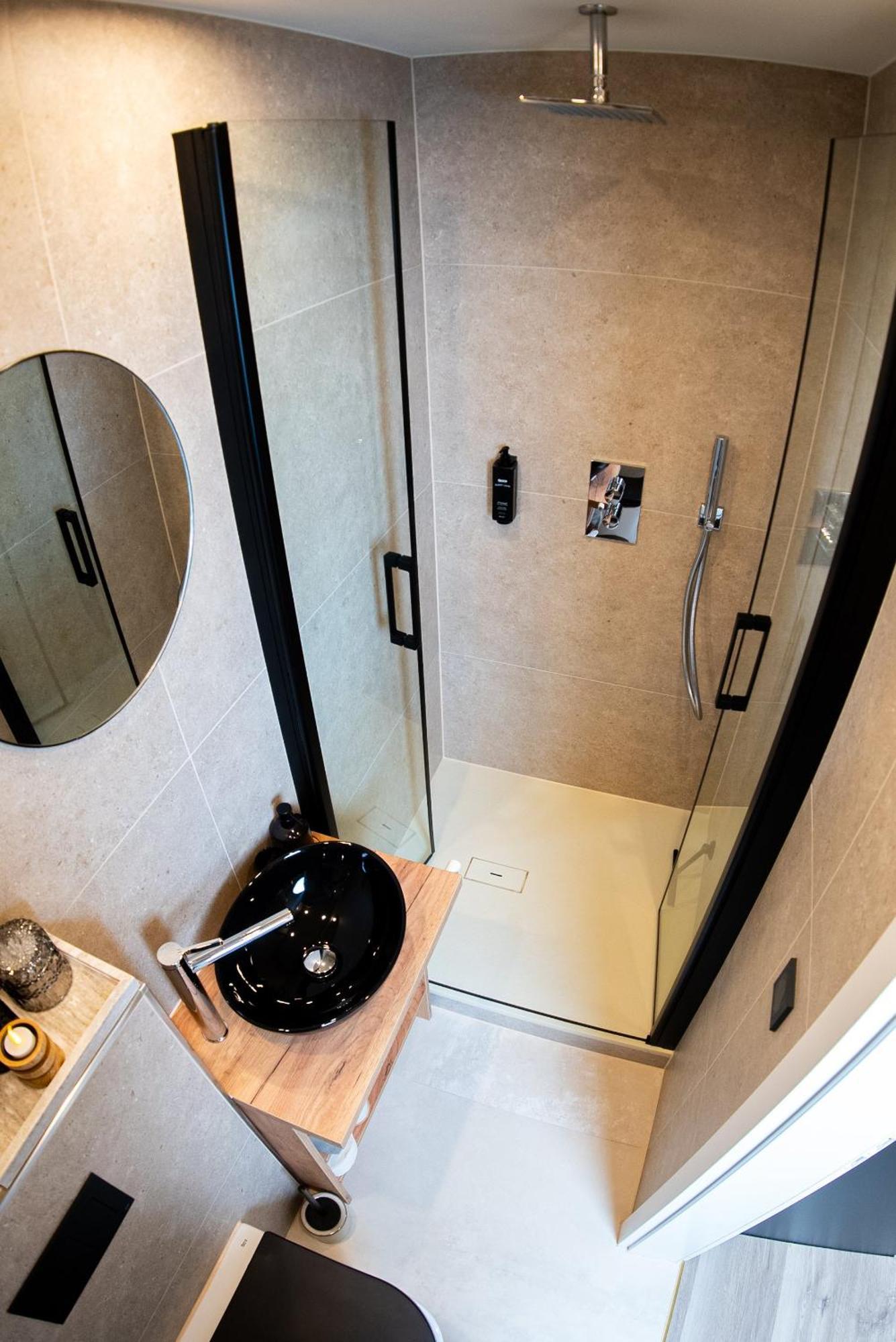 Angelinas Service Apartment 1 โอเบอร์เฮาเซิน ภายนอก รูปภาพ